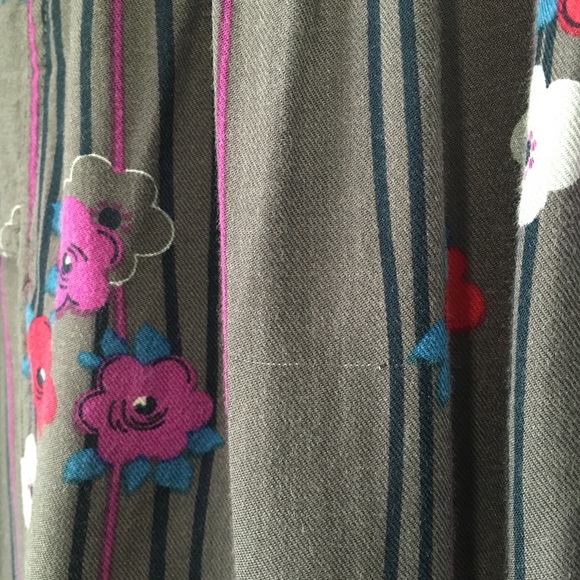 UO Floral Print Grey Skater Skirt Cooperative - Picture 5 of 7